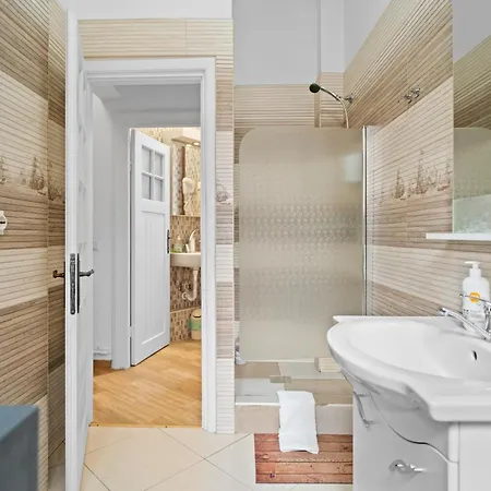 Golden - In The Heart Of Old Town * Bucarest