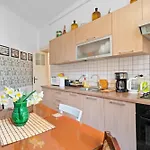 Golden - In The Heart Of Old Town Апартаменти