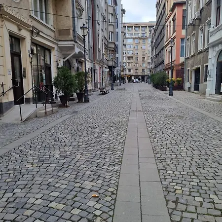 Golden - In The Heart Of Old Town