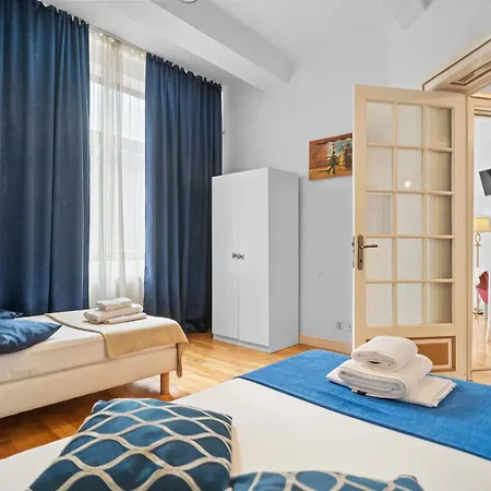 Golden Villa- In The Heart Of Old Town