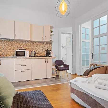 Apartment Golden Villa- In The Heart Of Old Town *