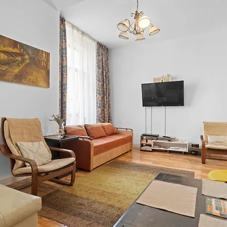Golden Villa- In The Heart Of Old Town *