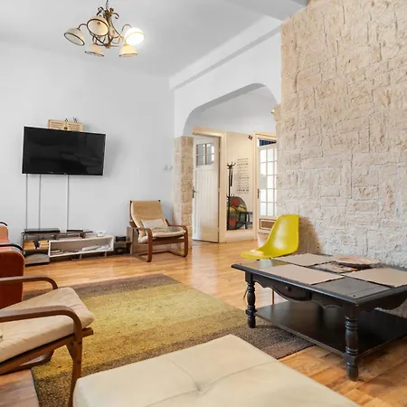 Apartment Golden Villa- In The Heart Of Old Town