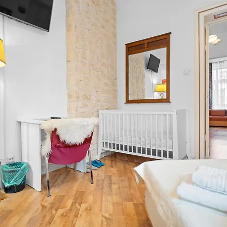 Apartment Golden Villa- In The Heart Of Old Town *