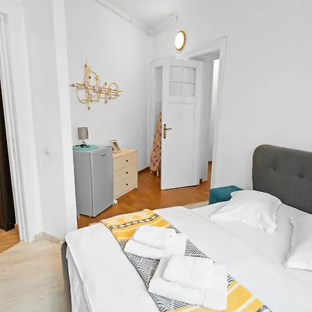 Apartment Golden Villa- In The Heart Of Old Town