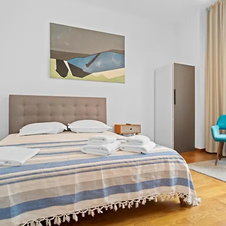 Apartment Golden Villa- In The Heart Of Old Town