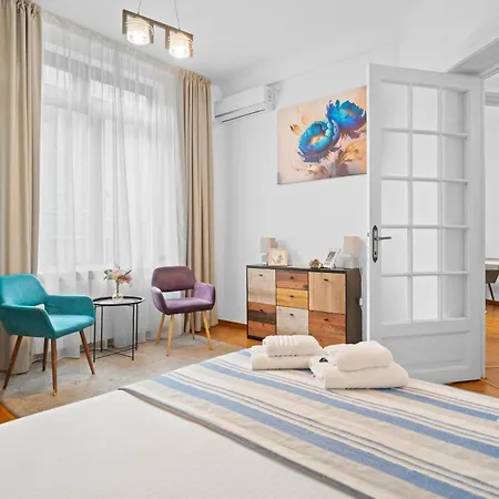 Golden Villa- In The Heart Of Old Town * Bucharest