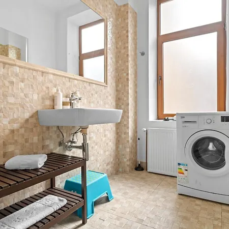 Golden Villa- In The Heart Of Old Town Apartment