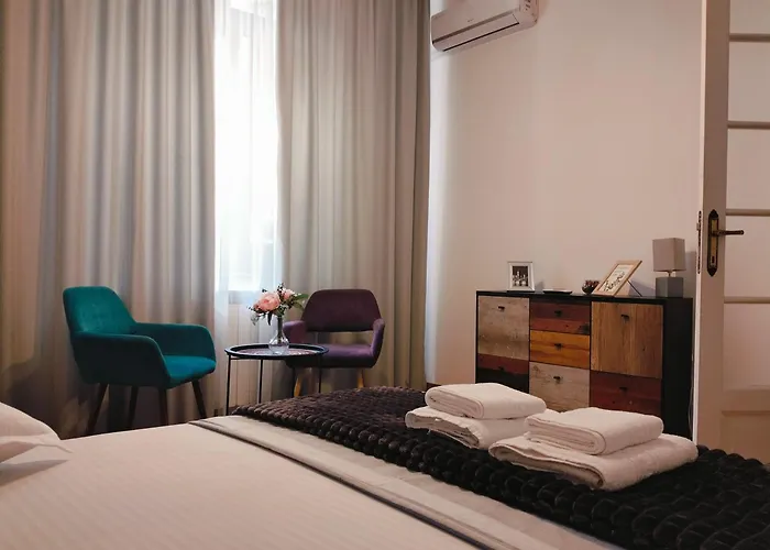 Golden - In The Heart Of Old Town