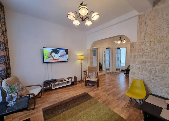 Golden - In The Heart Of Old Town Bukarest