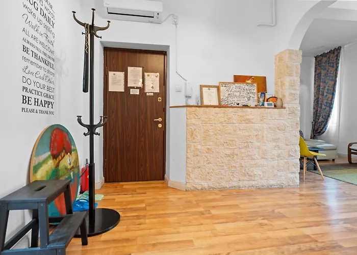 Golden - In The Heart Of Old Town Bucureşti