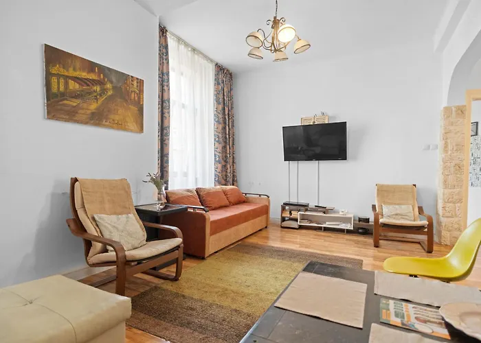 Golden - In The Heart Of Old Town *