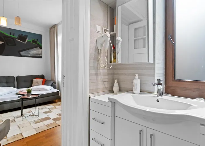 Golden - In The Heart Of Old Town Bukarest