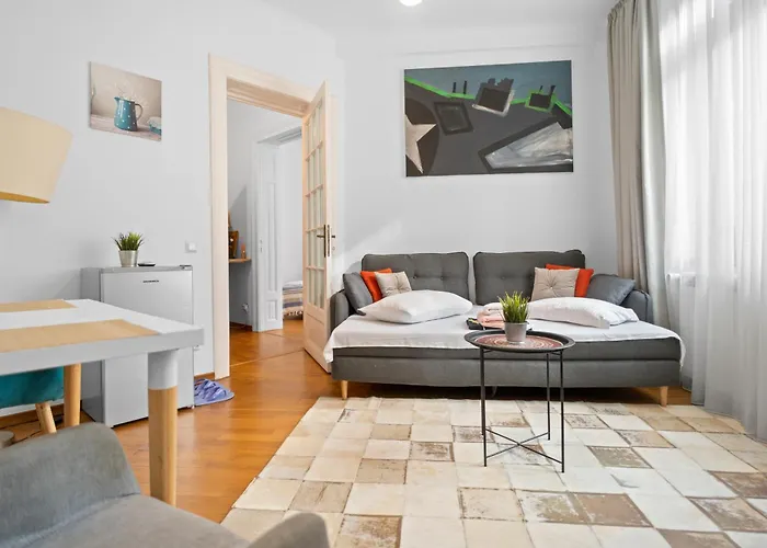 Golden - In The Heart Of Old Town *