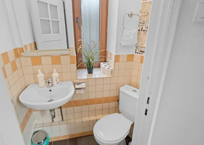 Golden - In The Heart Of Old Town *