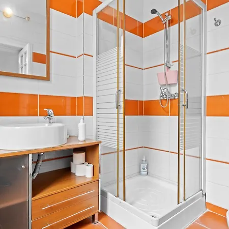 Golden - In The Heart Of Old Town